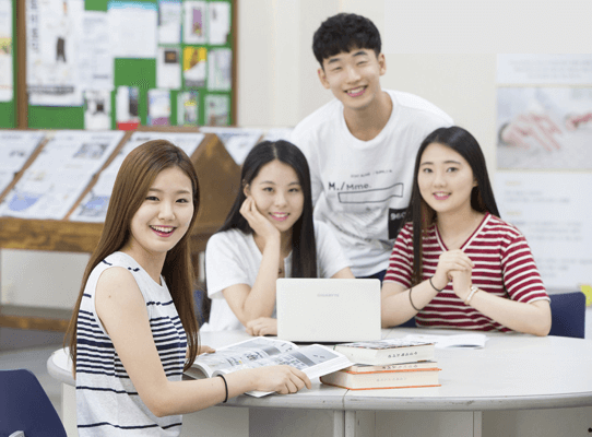 Học viên học tại trung tâm ngoại ngữ cũng ít có cơ hội giao tiếp với người Hàn Quốc